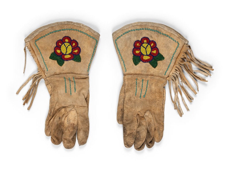 Plateau Beaded Hide Gauntlets (1 of 3)