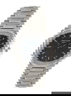 PATEK PHILIPPE. REF. 3900 STAINLESS STEEL 'NAUTILUS' WATCH: PATEK PHILIPPE. REF. 3900 STAINLESS STEEL 'NAUTILUS' WATCH Maker: Patek Philippe Model: Nautilus Reference number: 3900 Movement number: 1.557.763 Case number: 2.970.924 Case size: Approx. 32 mm Case
