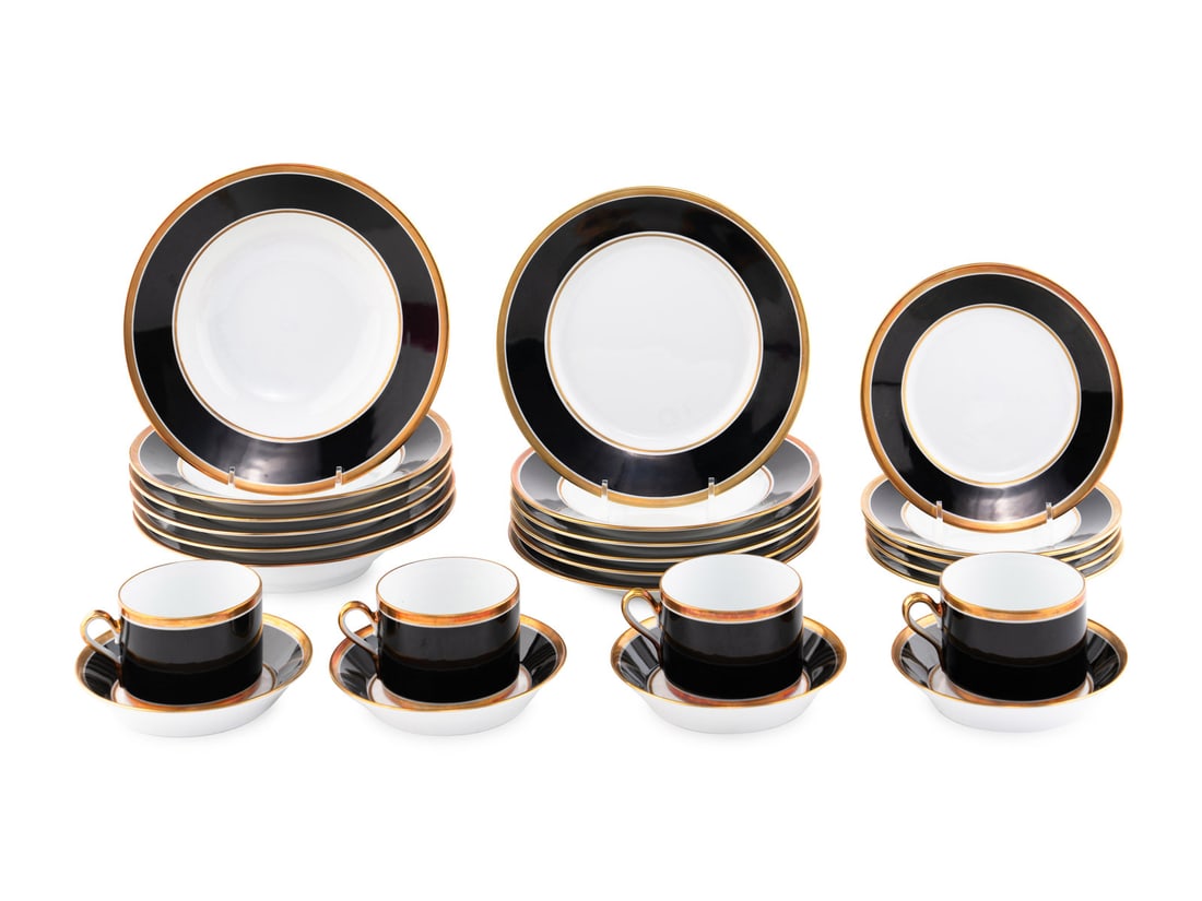 A Richard Ginori Porcelain Dinner Service (1 of 3)