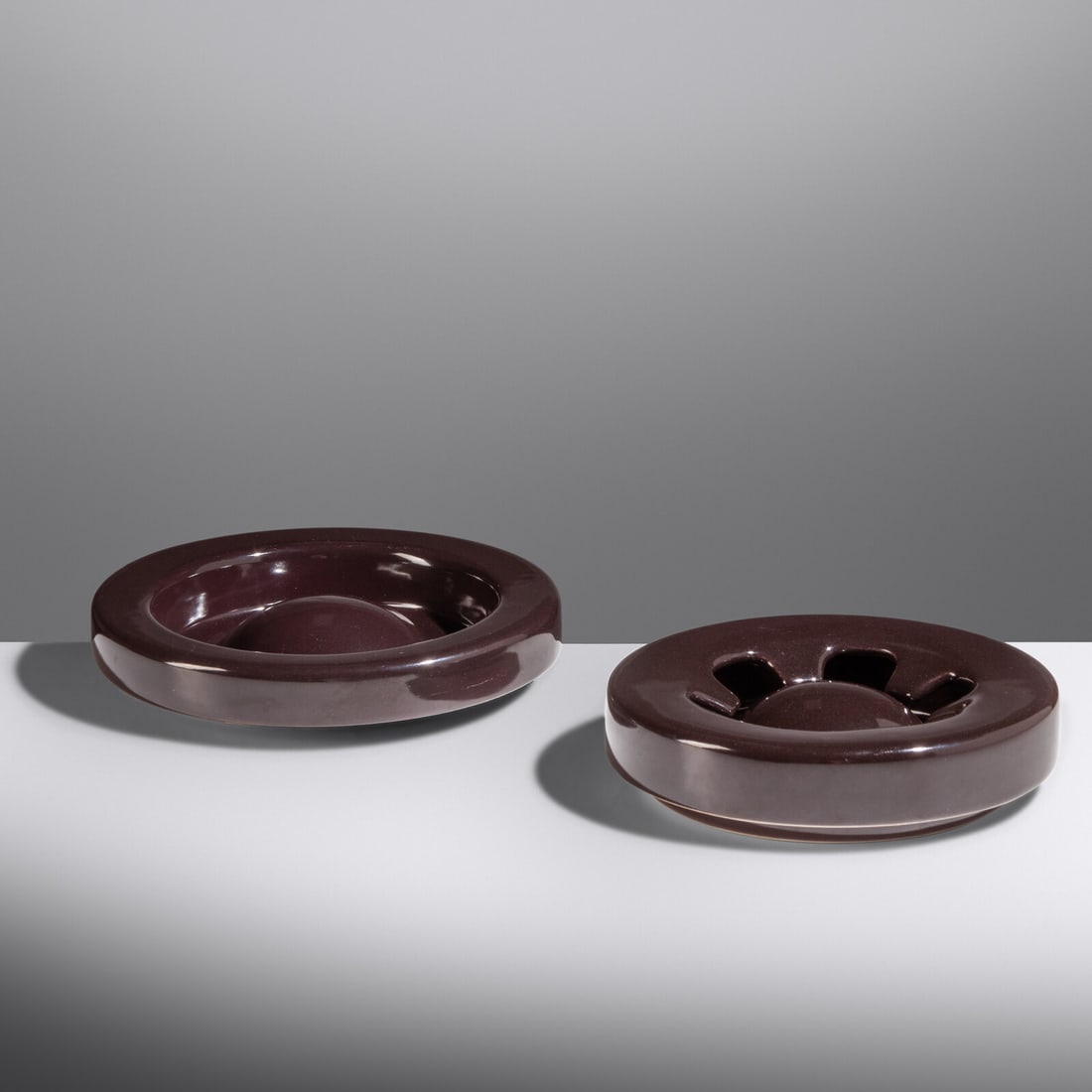 Angelo Mangiarotti  (1921-2012) Two Ashtrays, model M39 and M/37 Fratelli Brambilla, Italy (1 of 2)