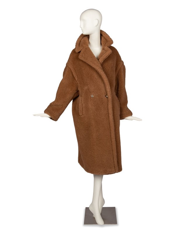 Max Mara Teddy Bear Icon Coat: Max Mara Teddy Bear Icon Coat Alicia Simeran was born in Mendoza, in the heart of Argentina’s wine country. While attending Catholic school, Alicia’s mother helped her construct a dress