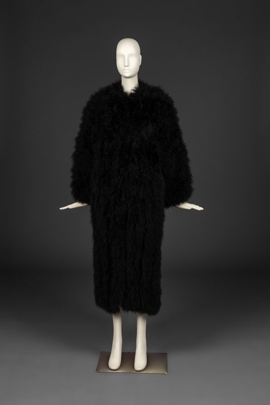 Sonia Rykiel Marabou Feather Coat : Sonia Rykiel Marabou Feather Coat Alicia Simeran was born in Mendoza, in the heart of Argentina’s wine country. While attending Catholic school, Alicia’s mother helped her construc