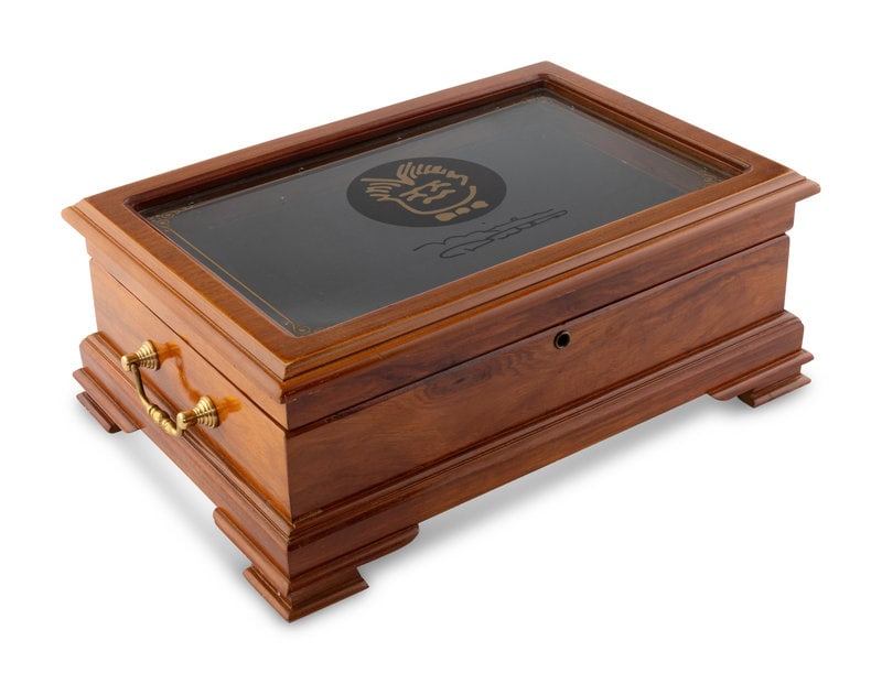 Mike Ditka's Personally Owned Humidor: Mike Ditka's Personally Owned Humidor NOTE: If a bid is placed within one minute of the closing time of a lot, five additional minutes will be added to the designated closing time for that lot. This p