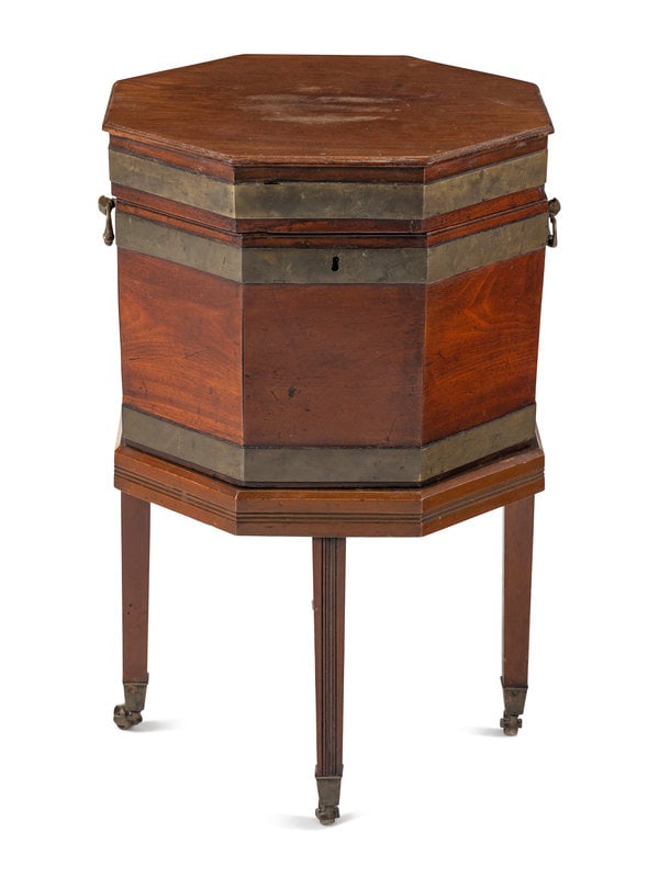 A George III Mahogany Cellarette (1 of 2)