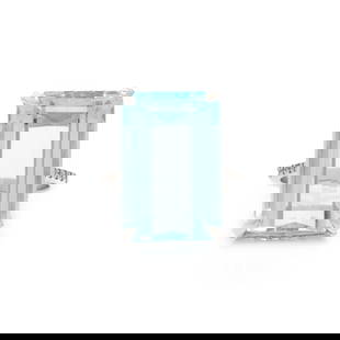 AQUAMARINE AND DIAMOND RING: AQUAMARINE AND DIAMOND RING Rectangular cut aquamarine measuring approximately 20.65 x 13.40 x 9.90 mm with round brilliant cut diamonds. White gold. Ring size 6 1/2. Stamp: 750 AQUA CT22.77ct.