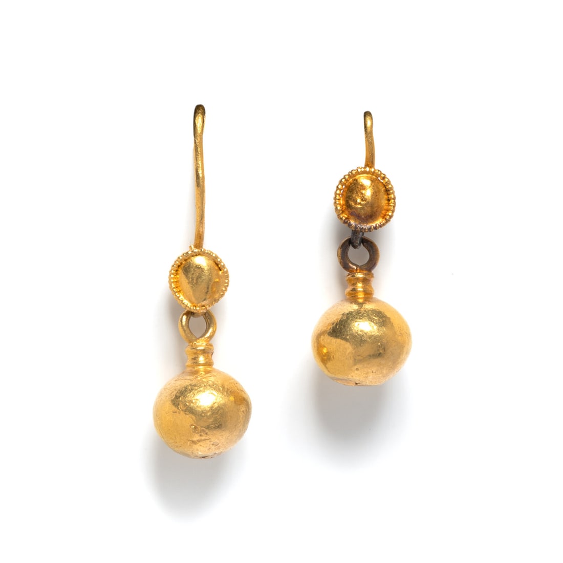 A Pair of Roman Gold Drop Earrings (1 of 2)