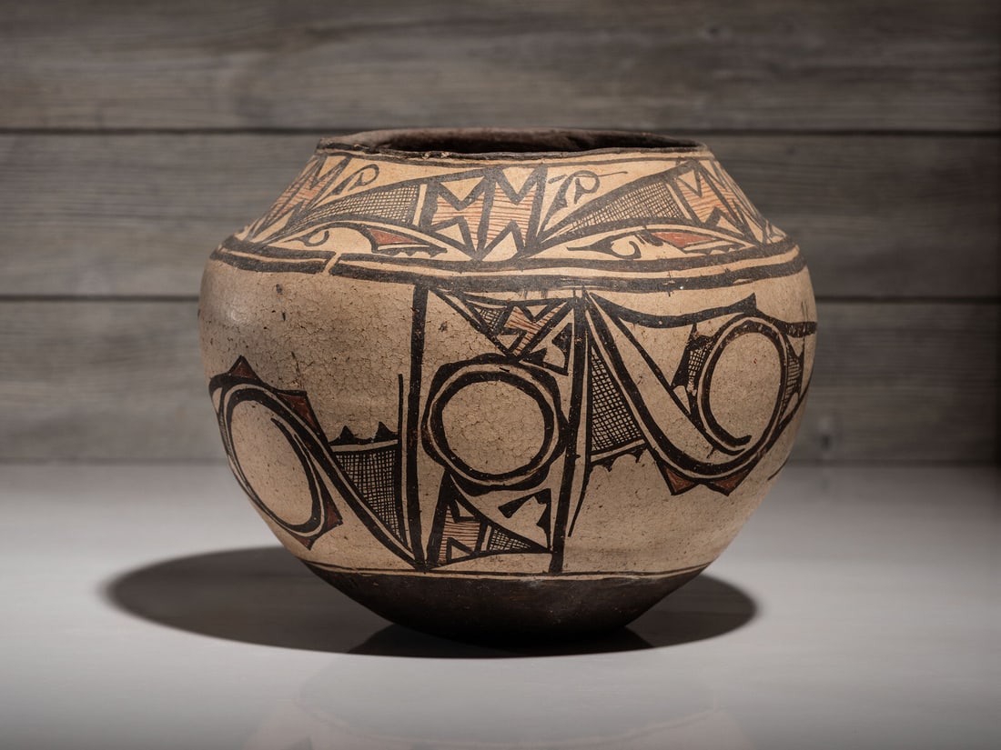 Zuni Pottery Olla (1 of 5)