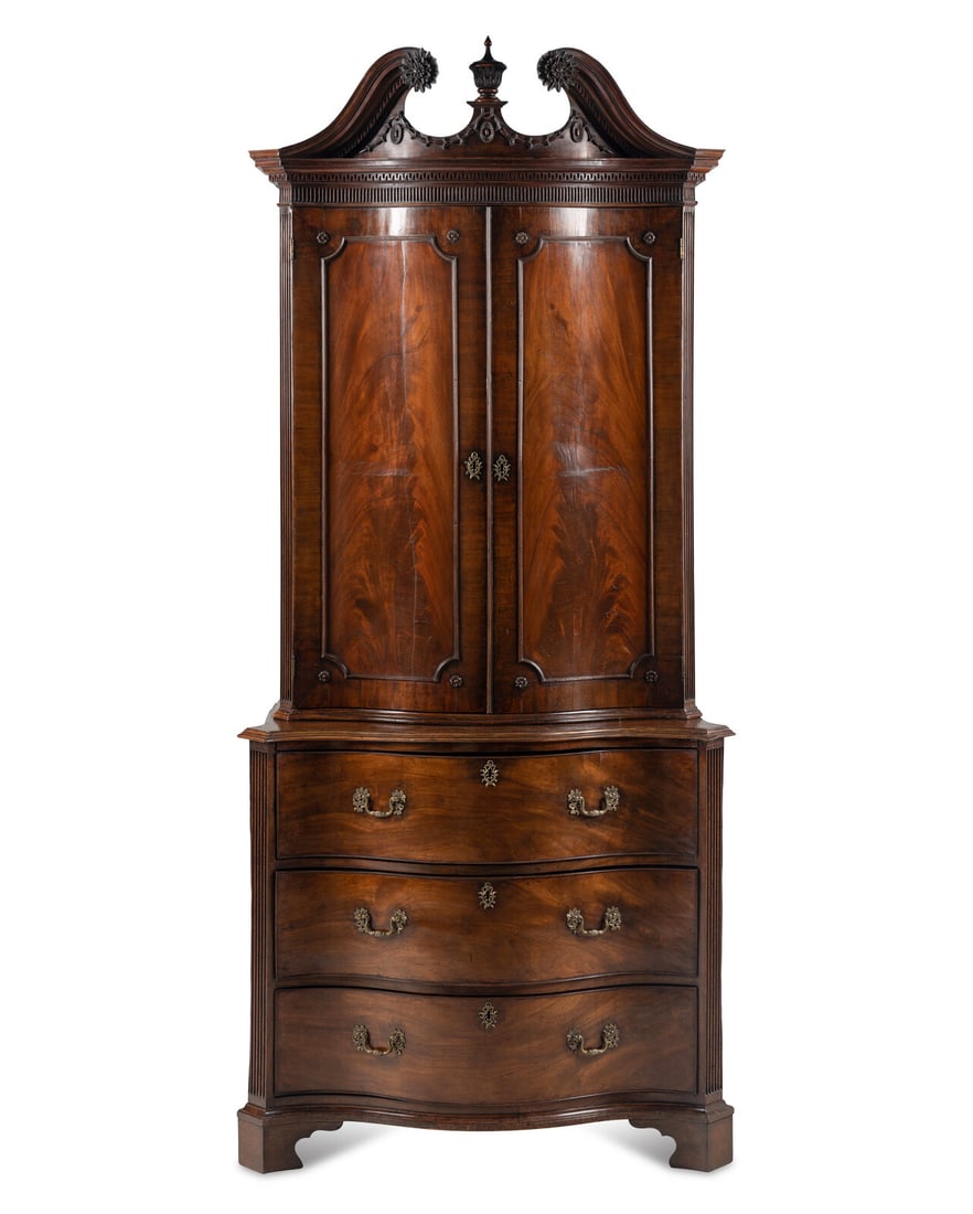 A George III Mahogany Serpentine Bookcase: A George III Mahogany Serpentine Bookcase Circa 1765 Height 94 1/2 x width 42 x depth 22 inches. This lot is located in Chicago. Property of Lori Kaufman, Chicago, Illinois Provenance: Acquired in Lon