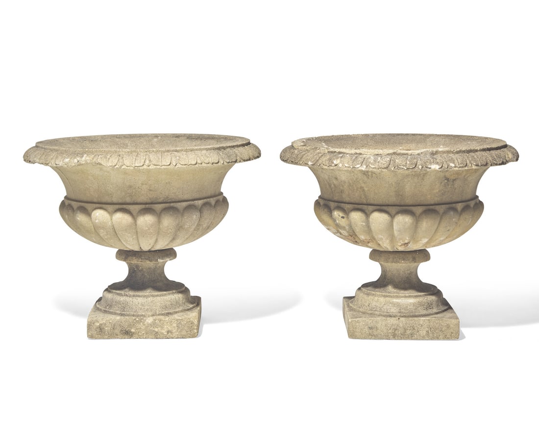 A pair of cast stone / concrete garden urns, 20th century (1 of 2)