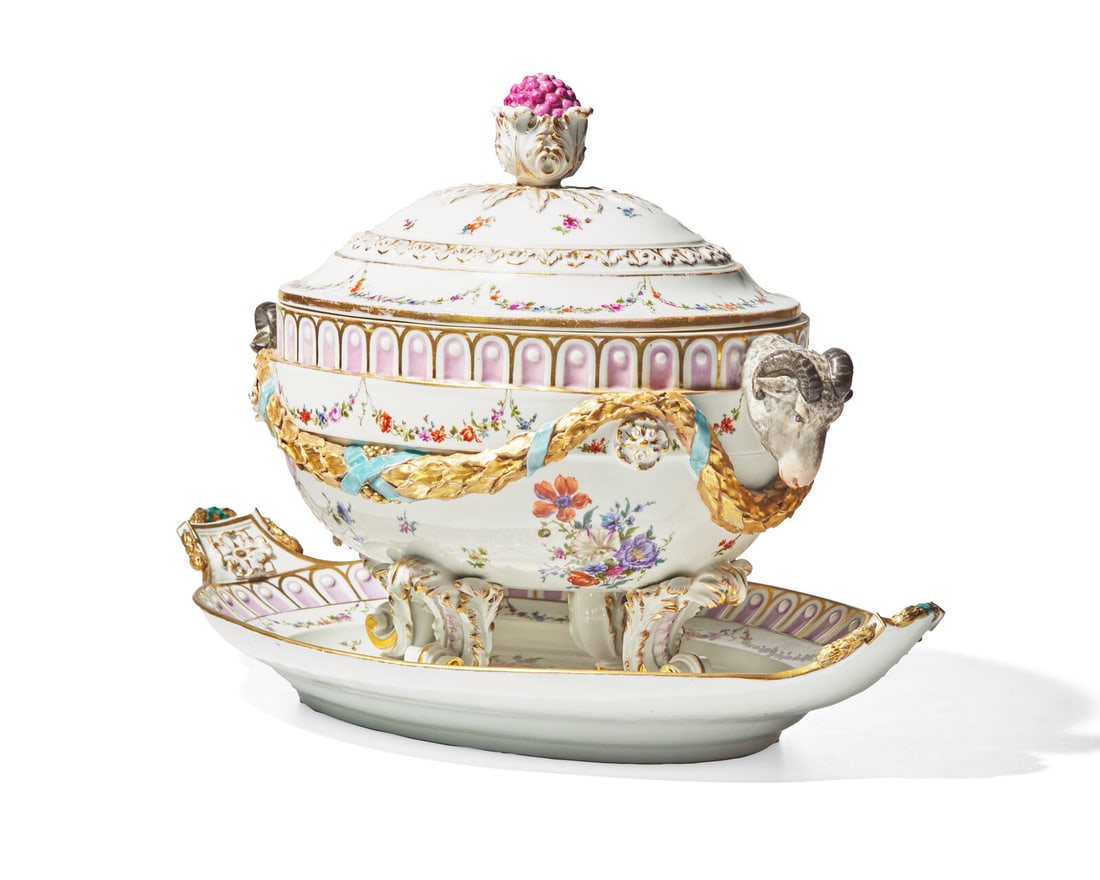 A Meissen Marcolini-Period porcelain covered tureen and oval platter, Germany, 1774-1814 (1 of 2)