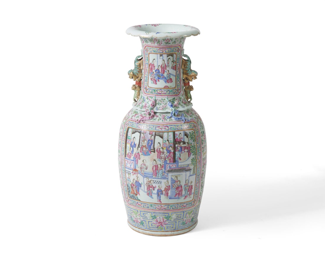 A very large Chinese export Famille Rose-decorated porcelain vase, 19th century (1 of 6)