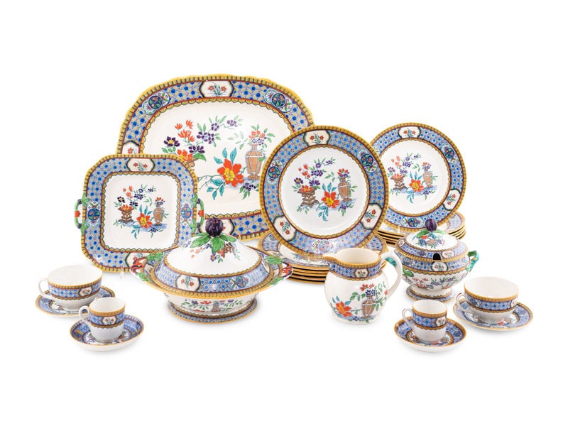 A Minton Ironstone Dinner Service (1 of 5)