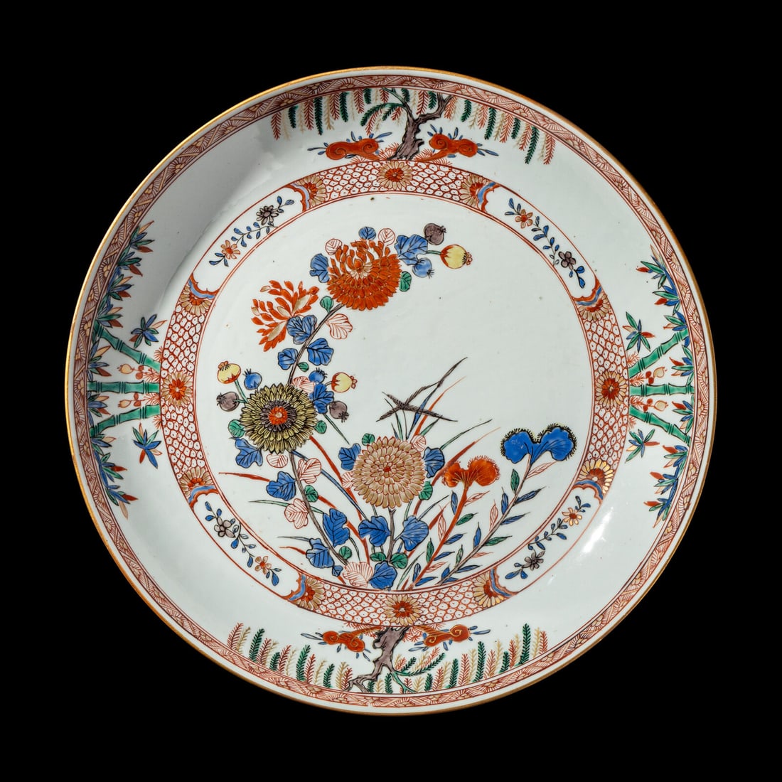 A Chinese Export Imari Style 'Chrysanthemums' Porcelain Charger, Kangxi Period 清康 (1 of 2)