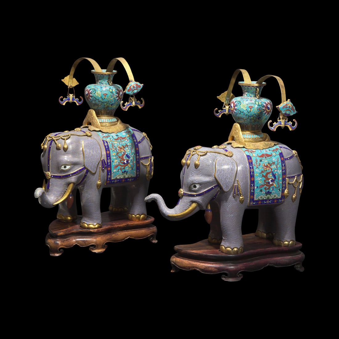A Pair of Large Chinese Cloisonne Enamel Elephants, 20th Century 近代 掐絲 (1 of 4)