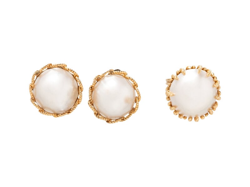 COLLECTION OF YELLOW GOLD AND MABÉ CULTURED PEARL JEWELRY (1 of 2)