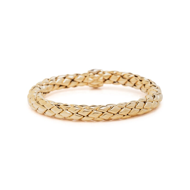 CHIMENTO, YELLOW GOLD BRACELET: CHIMENTO, YELLOW GOLD BRACELET Flexible links measuring approximately 8.00 mm wide. 18 karat yellow gold. 6 3/4 inches long. Stamp: CHIMENTO 750 (Italian hallmark) MOD DEP. Gross weight: 24.00 dwt. <