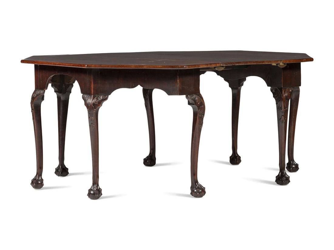 A George III Mahogany Octagonal Dining Table (1 of 15)