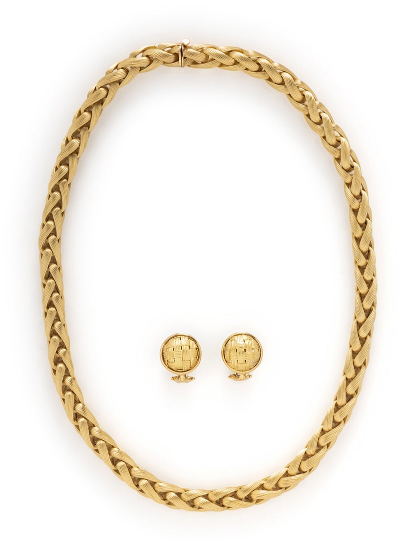 YELLOW GOLD NECKLACE AND CLIP EARRINGS (1 of 3)