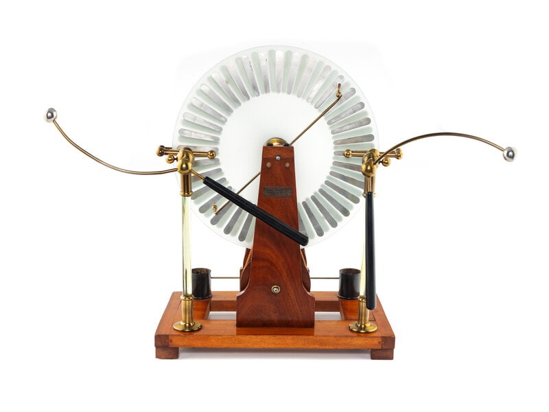 Ducretet & Roger.
Wimshurst Electrostatic Disks.
 1920 (1 of 2)