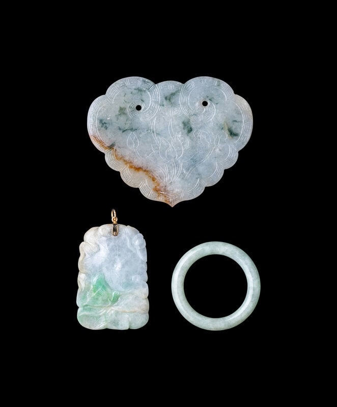 A Chinese White Jade 'Chime' Pendant (1 of 6)