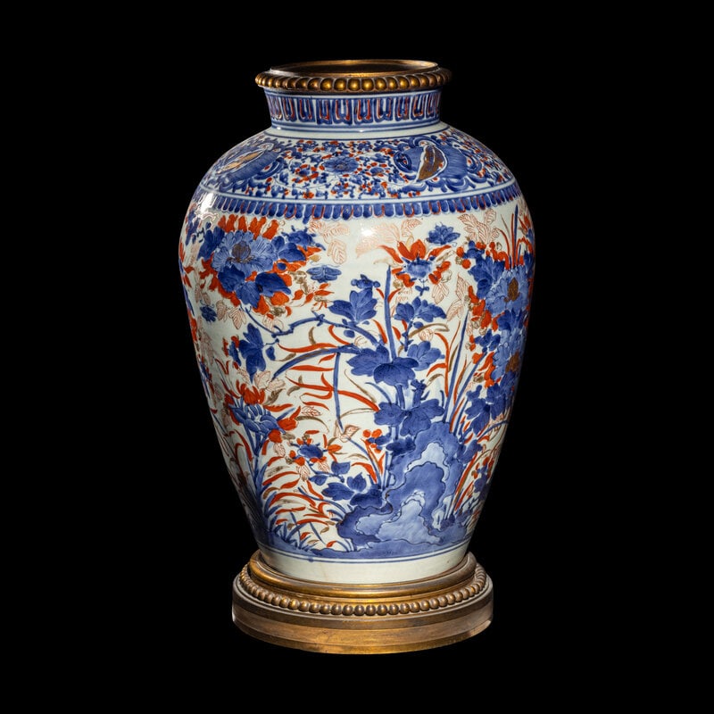 A Japanese Imari Porcelain Vase (1 of 4)