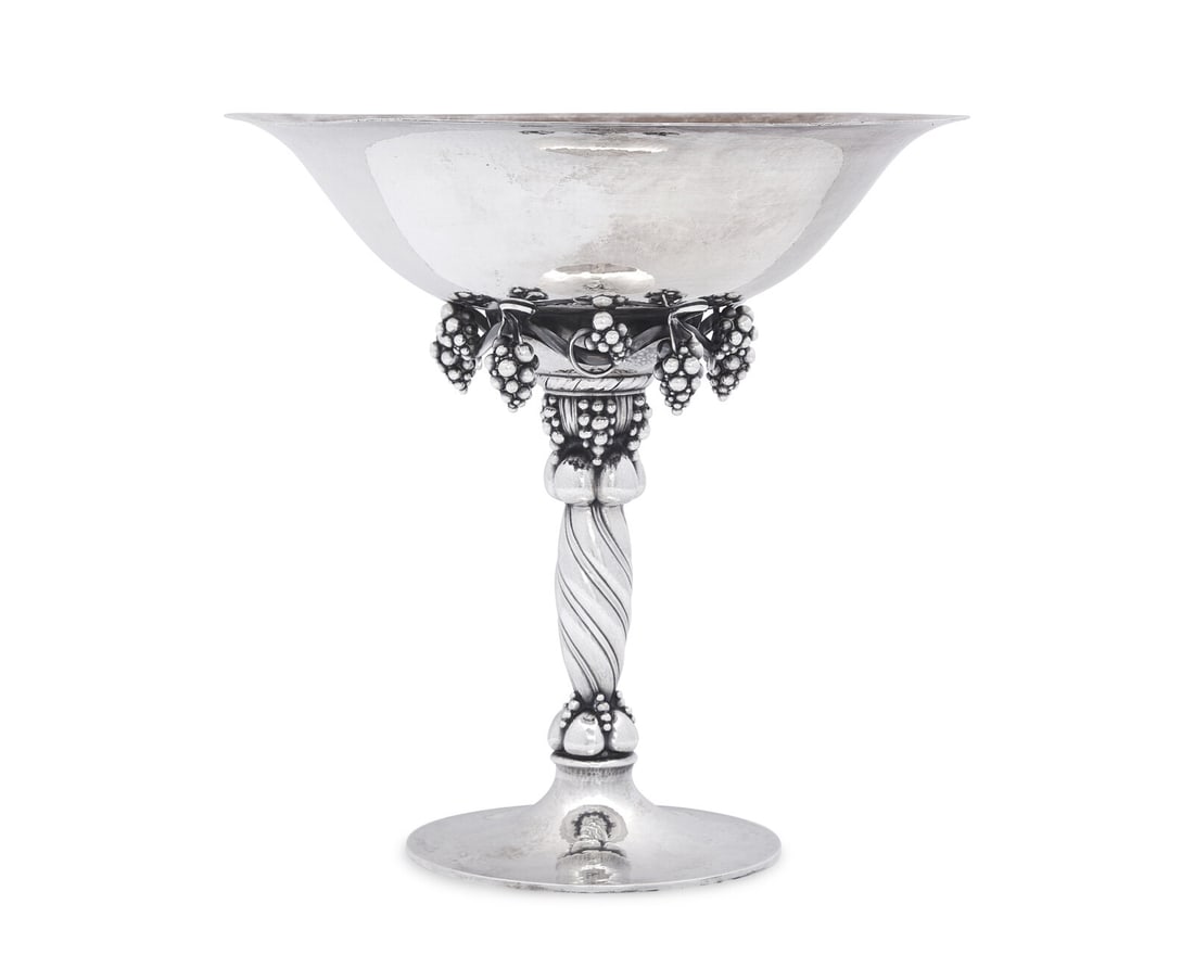 A Large Georg Jensen Silver Grapevine Pattern Centerpiece Tazza (1 of 3)