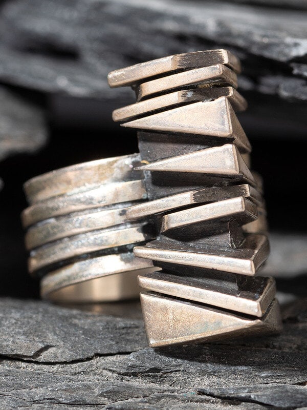 Isaiah Ortiz
(San Felipe, b. 1976)
Sterling Silver Abstract Ring (1 of 2)