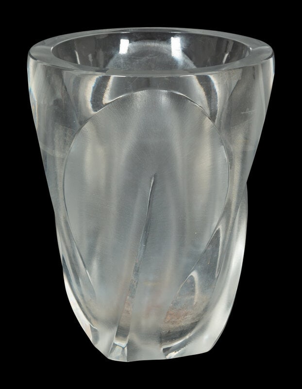 A Lalique Ingrid Vase (1 of 1)
