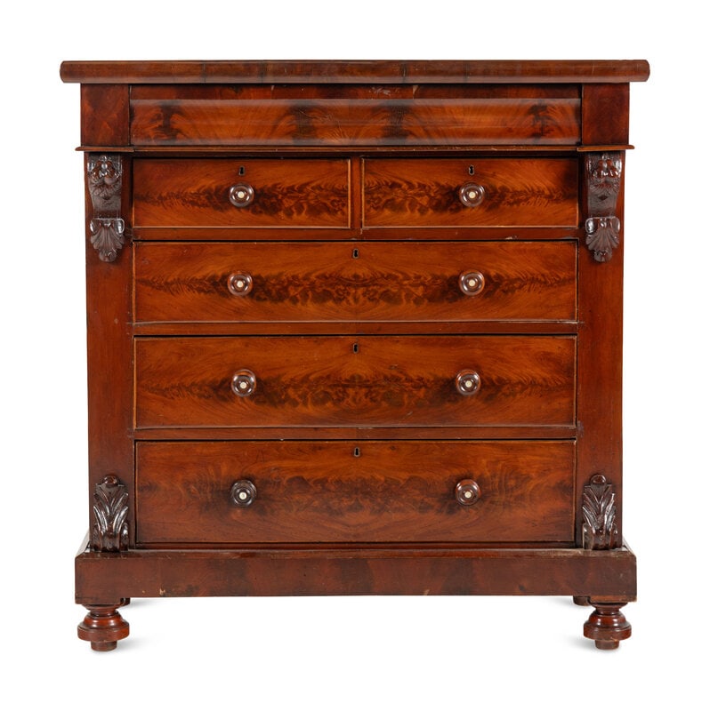 A Classical Mahogany Chest of Drawers (1 of 2)