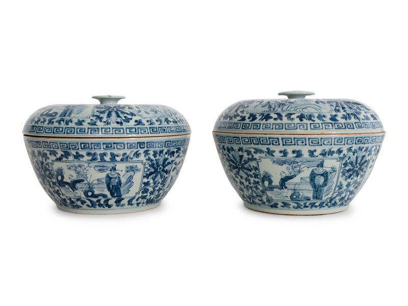A Pair of Large Chinese Export Blue and White Porcelain Covered Bowls (1 of 5)