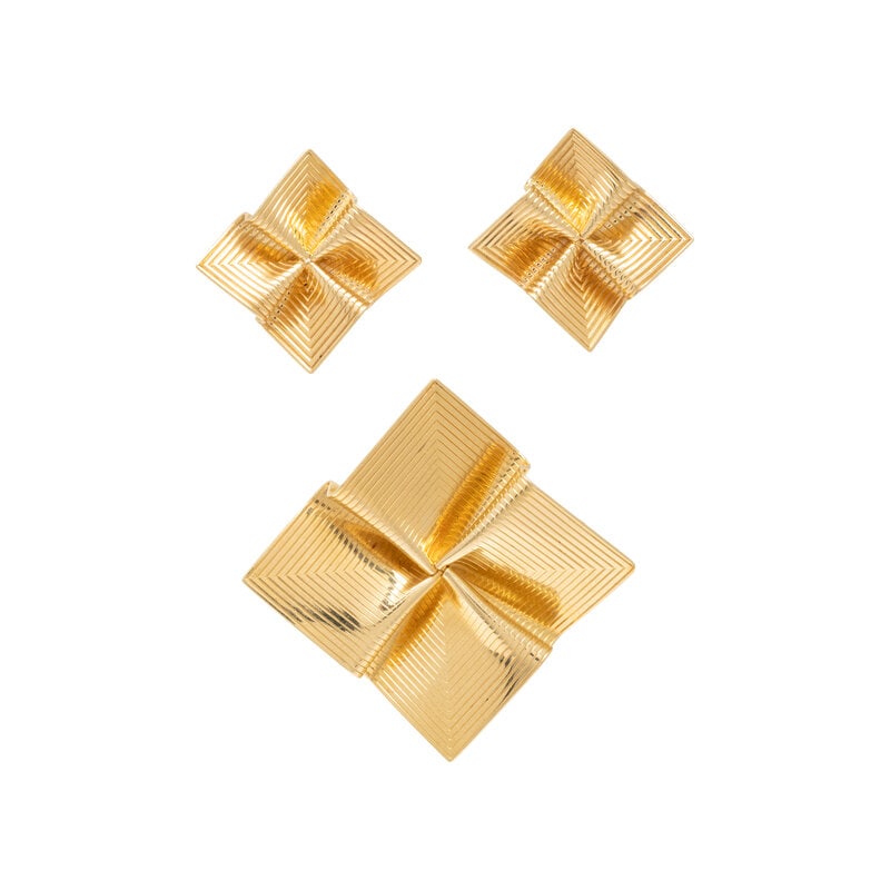 MCTEIGUE, YELLOW GOLD BROOCH AND EARRINGS: MCTEIGUE, YELLOW GOLD BROOCH AND EARRINGS 14 karat yellow gold. Brooch: 1 1/4 x 1 1/4 inches. Earrings: 3/4 x 3/4 inch. Stamp: 14K (maker's mark). Stamp: 14K (maker's mark). Gross weight: 11.70 dwt.