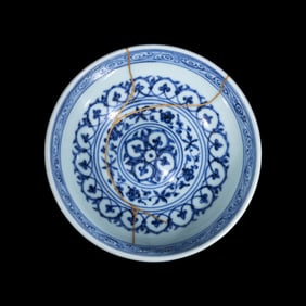 A Chinese Ming-Style Blue and White Porcelain Bowl, Mantouxinwan 青花纏枝