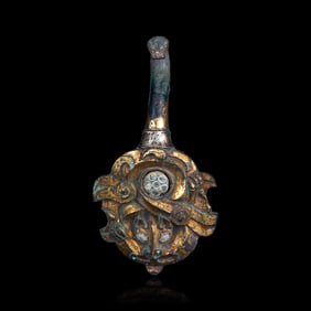 A Rare Chinese Inlaid Gilt Bronze Belt Hook, Eastern Zhou-Warring States Period 東周