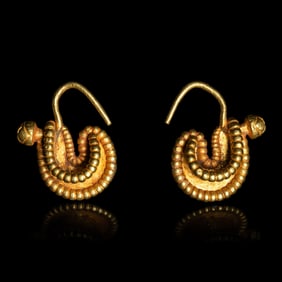 A Pair of Chinese Gold U-Shaped Earrings, Erhuan, Liao Dynasty