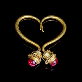 A Pair of Chinese Ruby Inset Gold 'Chrysanthemum' Earrings, Dingxiang, Ming Dynasty 明 金