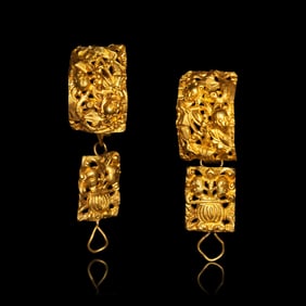 A Pair of Chinese Gold 'Figural and Fruits' Plaque Earrings, Paihuan, Qing Dynasty  清 童