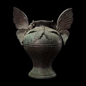 A Large and Unusual Japanese Bronze 'Butterflies' Vase, Meiji/Taisho Period 日本明
