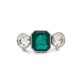 ART DECO, COLOMBIAN EMERALD AND DIAMOND RING