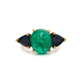 COLOMBIAN EMERALD AND SAPPHIRE RING