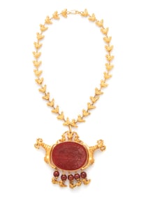 YELLOW GOLD AND CARNELIAN NECKLACE