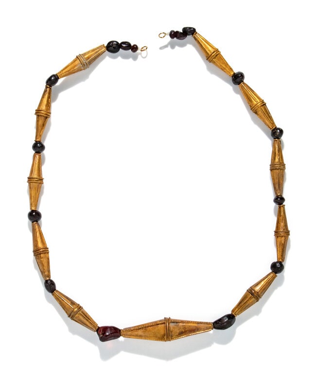 A Parthian Gold and Garnet Necklace (1 of 2)