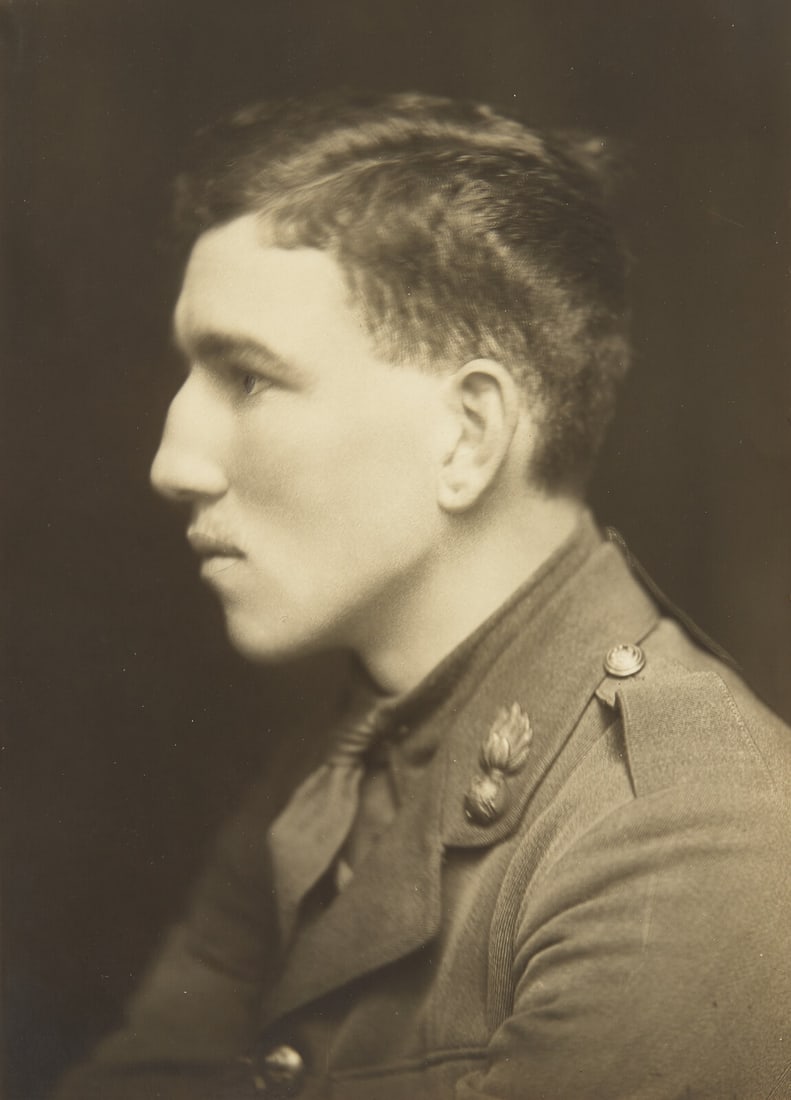 [Literature] Graves, Robert. Portrait Photograph (1 of 2)