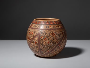 Rondina Huma (Hopi-Tewa, b. 1947) Pottery Jar, Shard Design
