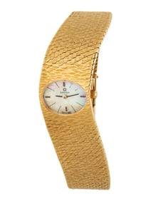 OMEGA, 18K YELLOW GOLD AND MOTHER-OF-PEARL WATCH