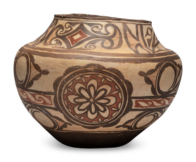 Zuni Pottery Olla (1 of 3)