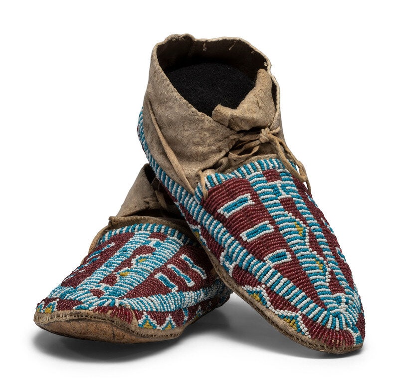 Sioux Beaded Hide Moccasins (1 of 3)