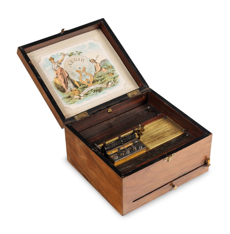 An Aegir 8 7/16-Inch Disk Music Box (1 of 6)