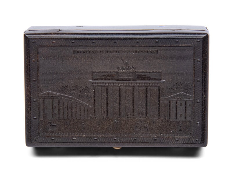 A Two Air Musical Snuff Box (1 of 7)