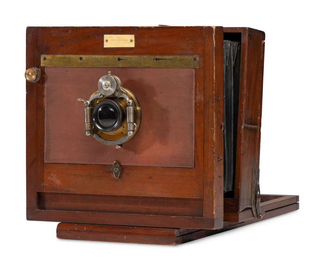 [EARLY PHOTOGRAPHY]. Genesee Outfit camera. Eastman Dry Plate & Film Co., Rochester, NY, ca: [EARLY PHOTOGRAPHY]. Genesee Outfit camera. Eastman Dry Plate & Film Co., Rochester, NY, ca 1888-1889. Genesee Outfit camera, 5 x 7 in. With bellows, Eureka back and double holder. The lens is marked