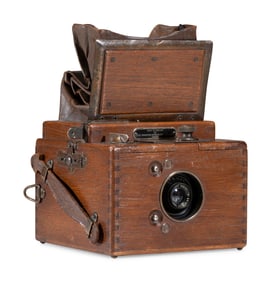 [EARLY PHOTOGRAPHY]. "Ensign" Roll Film Reflex Tropical Model camera. Houghton-Butcher Mfg. Co,